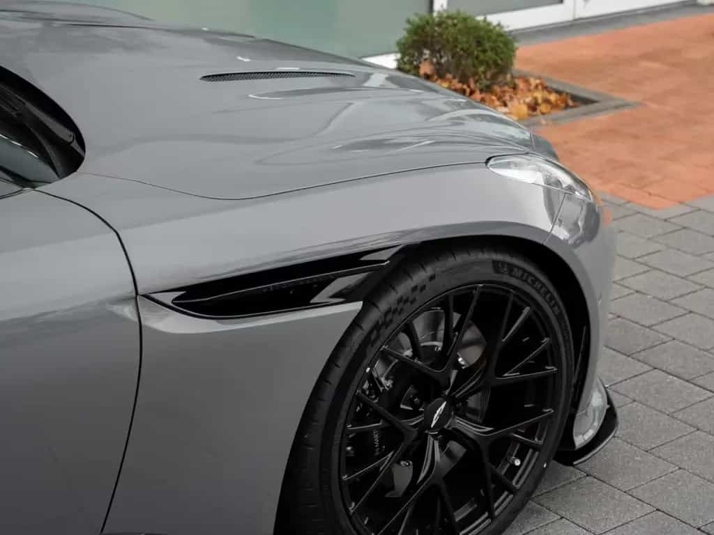 Aston Martin DB12 V8 Volante null-photo-8