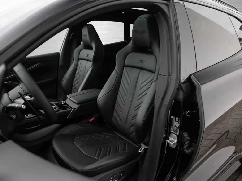 Aston Martin DBX S V8 4x4 MY26 04/2026-photo-11