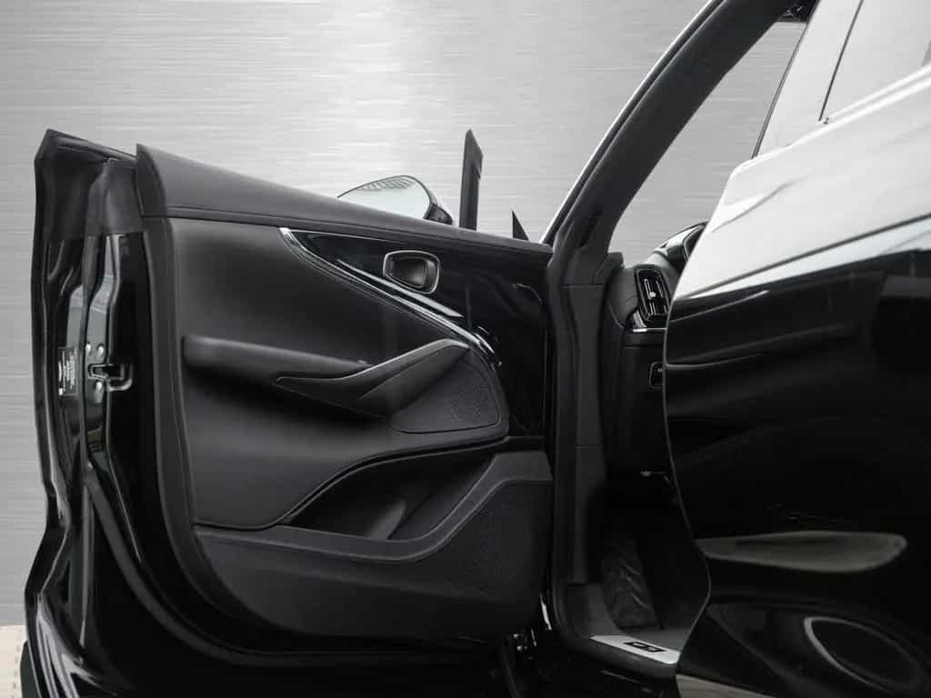 Aston Martin DBX S V8 4x4 MY26 04/2026-photo-29