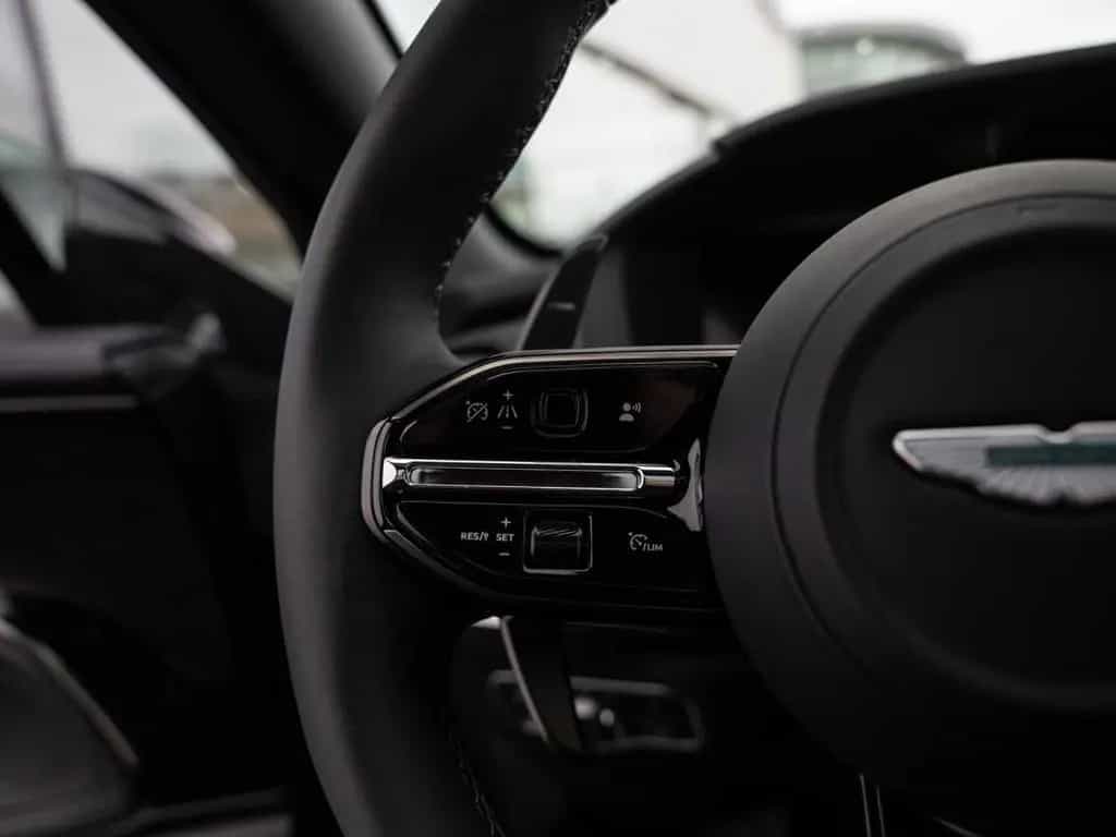 Aston Martin DBX S V8 4x4 MY26 04/2026-photo-31