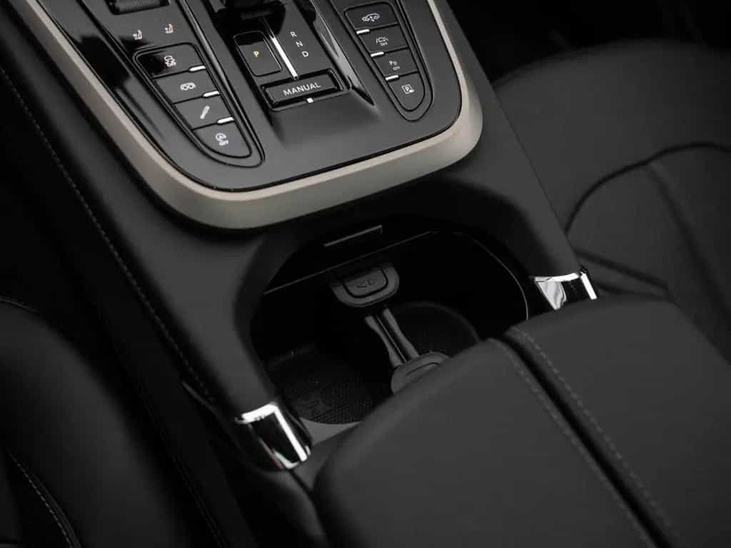 Aston Martin DBX S V8 4x4 MY26 04/2026-photo-33