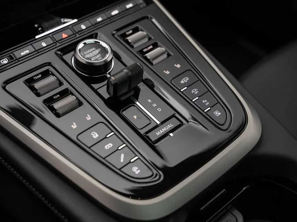 Aston Martin DBX S V8 4x4 MY26 04/2026-photo-34