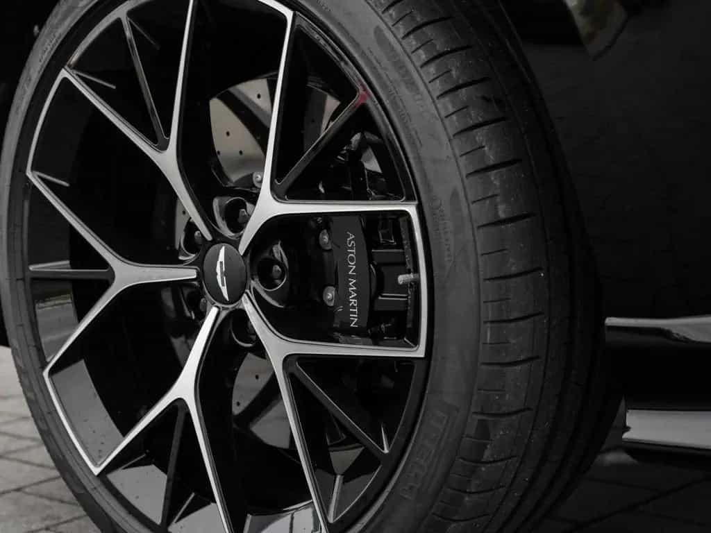 Aston Martin DBX S V8 4x4 MY26 04/2026-photo-39