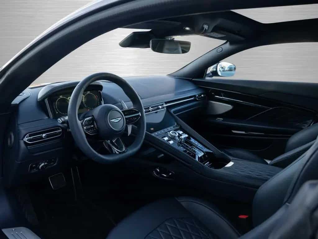 Aston Martin DB12 V8 Coupe null-photo-2