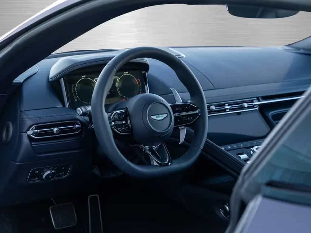 Aston Martin DB12 V8 Coupe null-photo-28