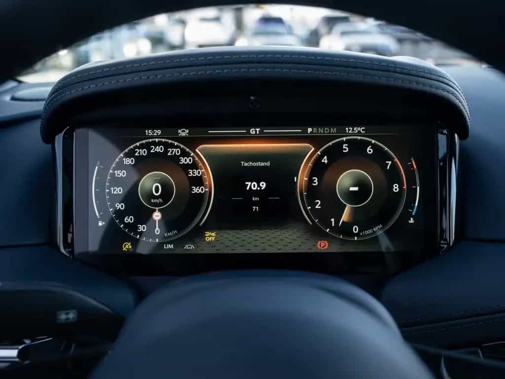 Aston Martin DB12 V8 Coupe null-photo-5