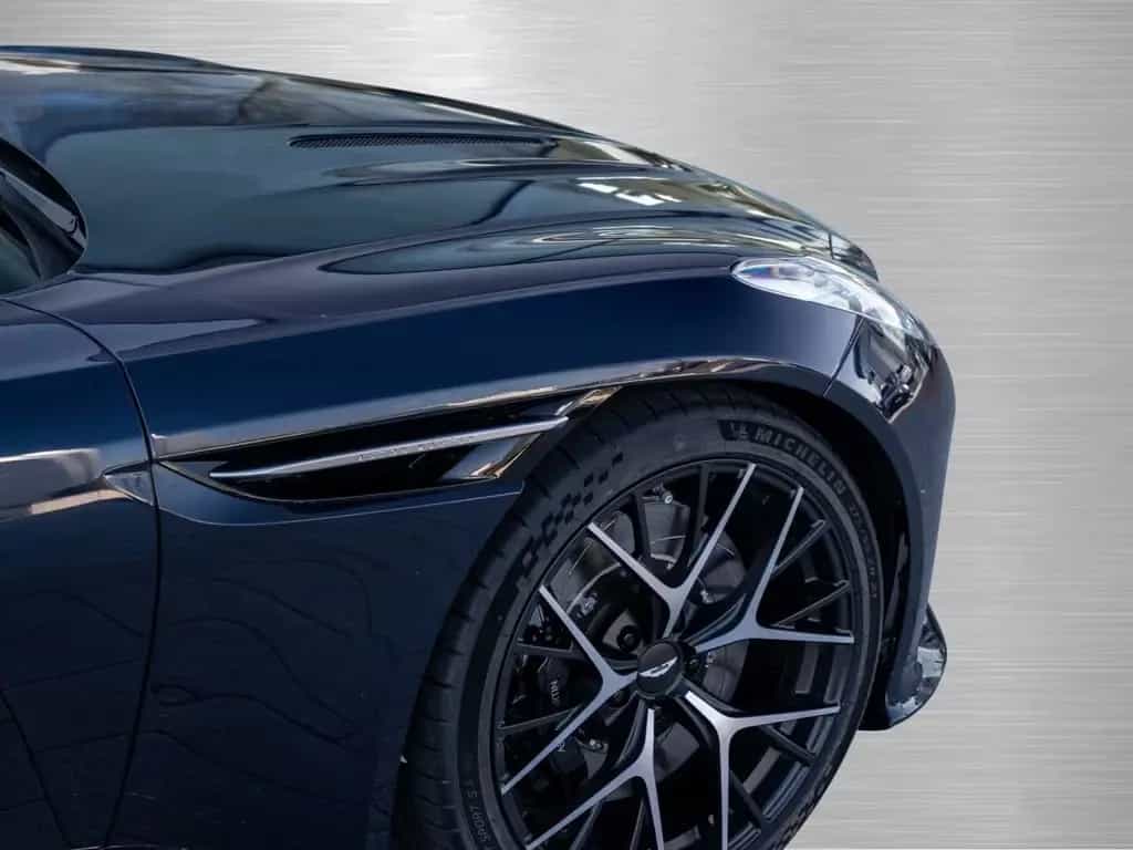 Aston Martin DB12 V8 Coupe null-photo-8