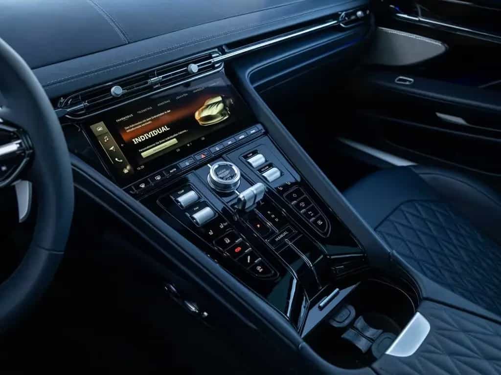 Aston Martin DB12 V8 Coupe null-photo-9