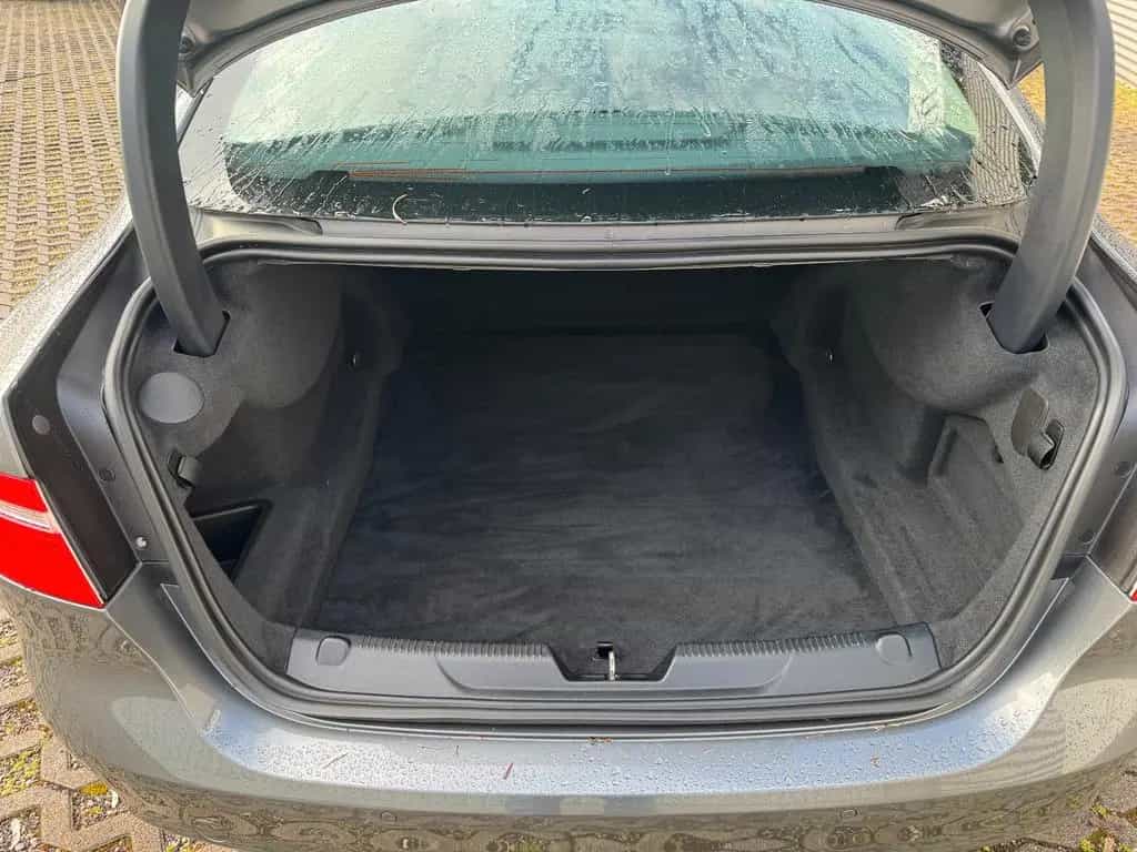 Jaguar XE 2,0L Automatik Pure Benzin*Navi*AWR*Garantie* 07/2019-photo-17