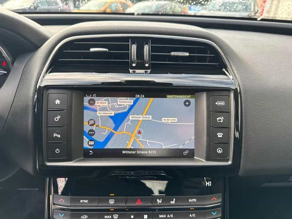 Jaguar XE 2,0L Automatik Pure Benzin*Navi*AWR*Garantie* 07/2019-photo-28