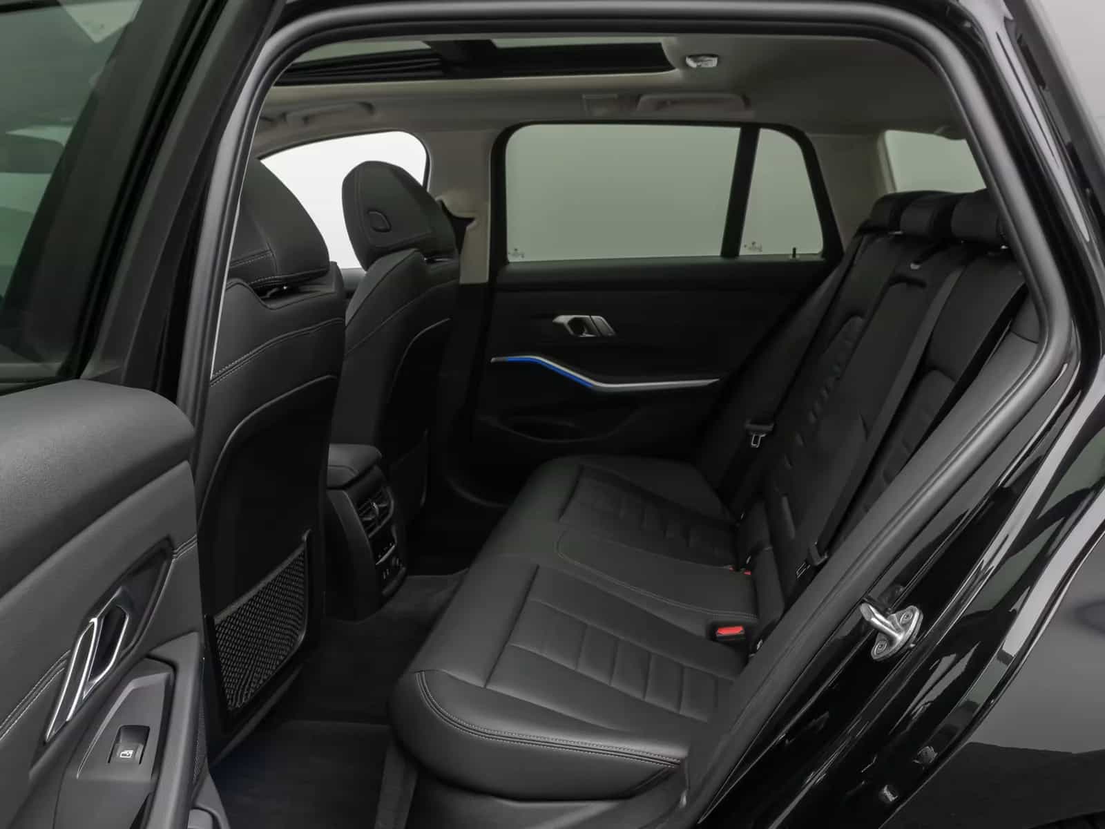 BMW 3 Series 03/2020-photo-25