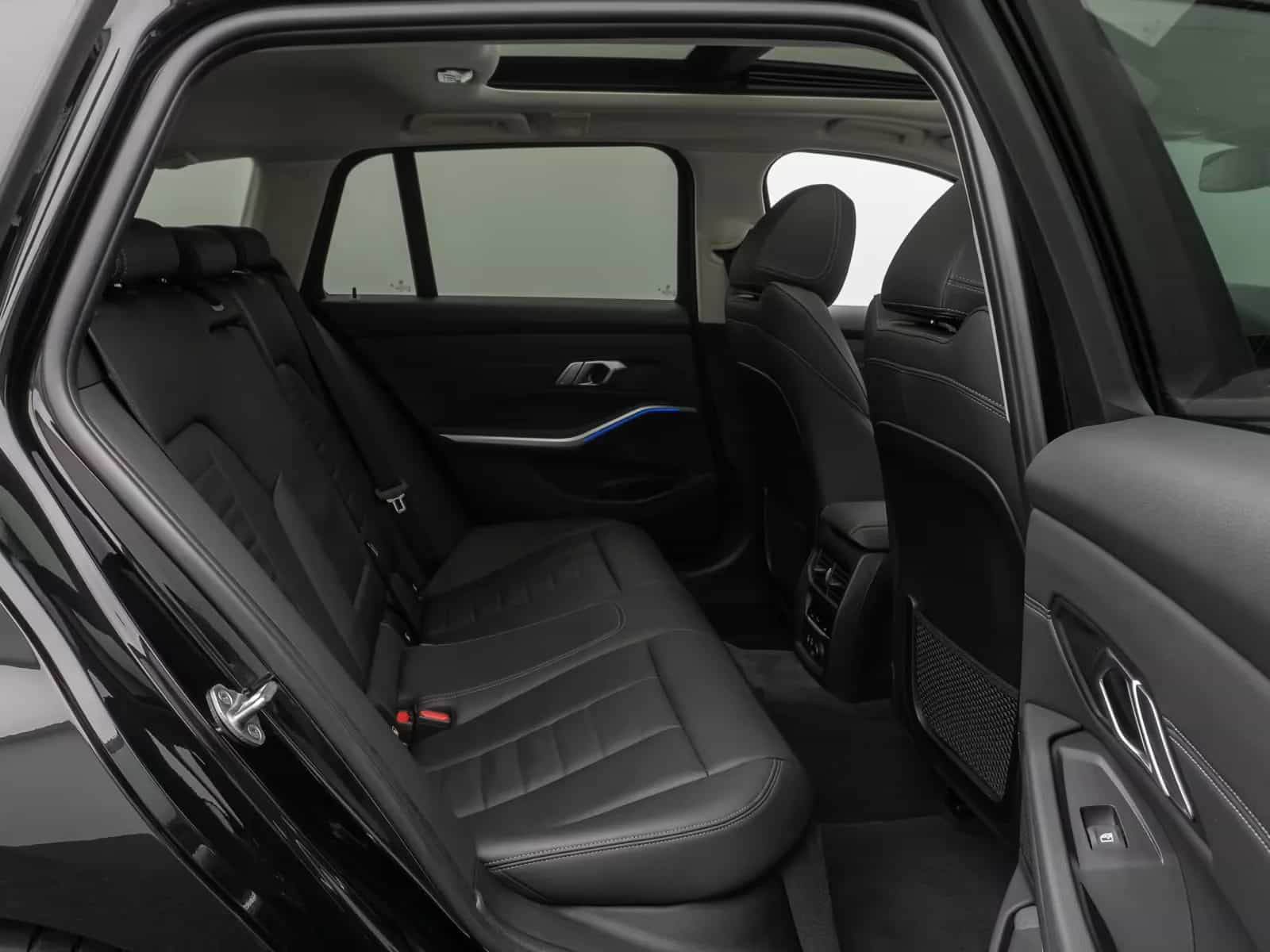 BMW 3 Series 03/2020-photo-26