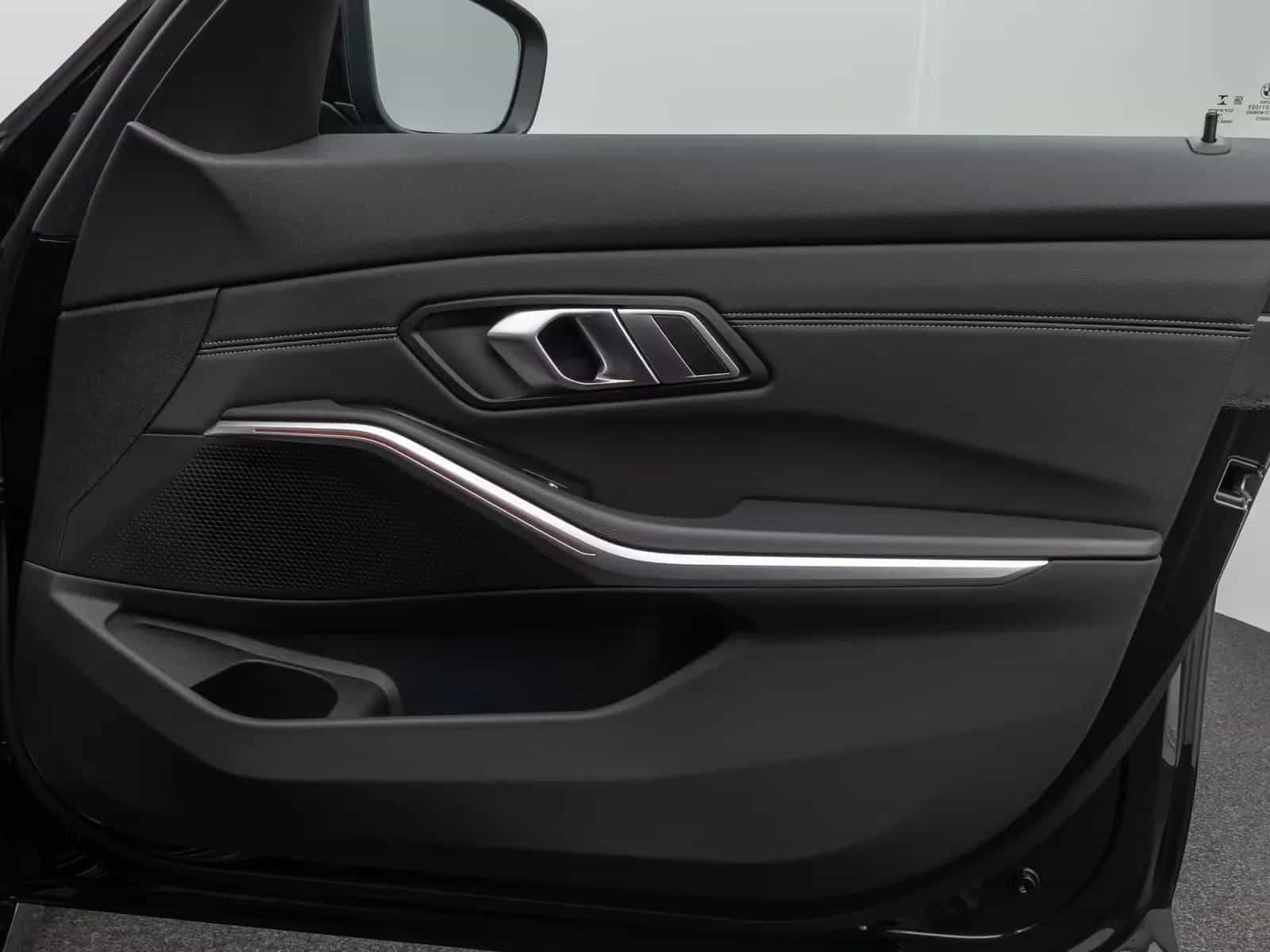 BMW 3 Series 03/2020-photo-32