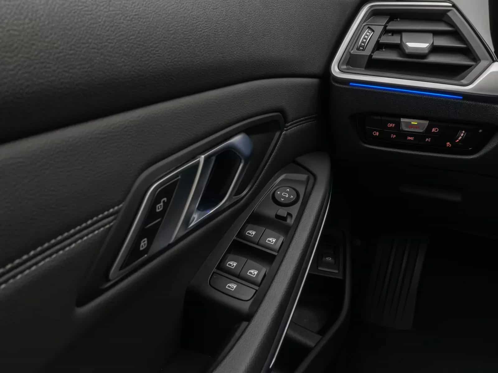 BMW 3 Series 03/2020-photo-35