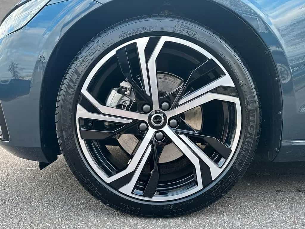 Volvo V60 B4 Mild-Hybrid Plus Dark ACC BLIS LED SD 03/2025-photo-1