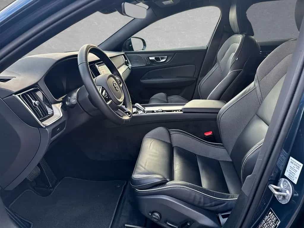 Volvo V60 B4 Mild-Hybrid Plus Dark ACC BLIS LED SD 03/2025-photo-2