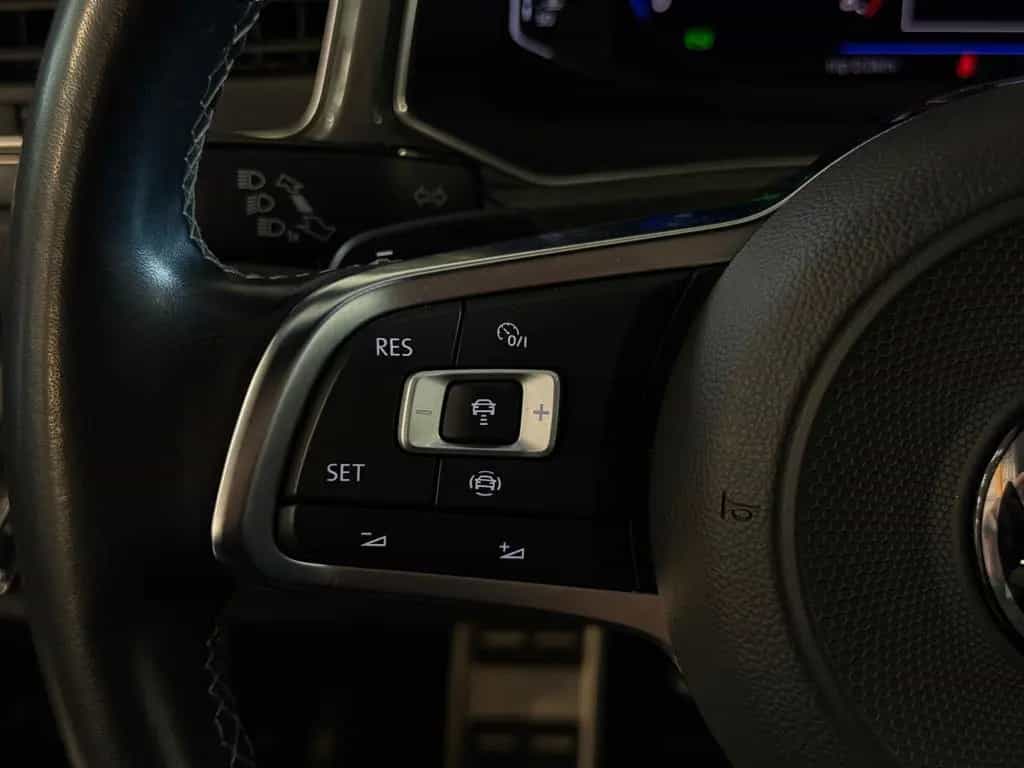 Volkswagen T-Roc R-Line Sport DSG ACC AID Navi LED Kamera 10/2021-photo-15