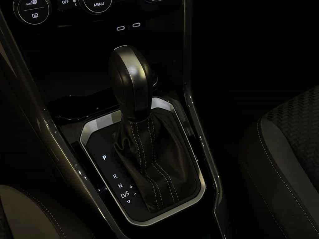 Volkswagen T-Roc R-Line Sport DSG ACC AID Navi LED Kamera 10/2021-photo-23