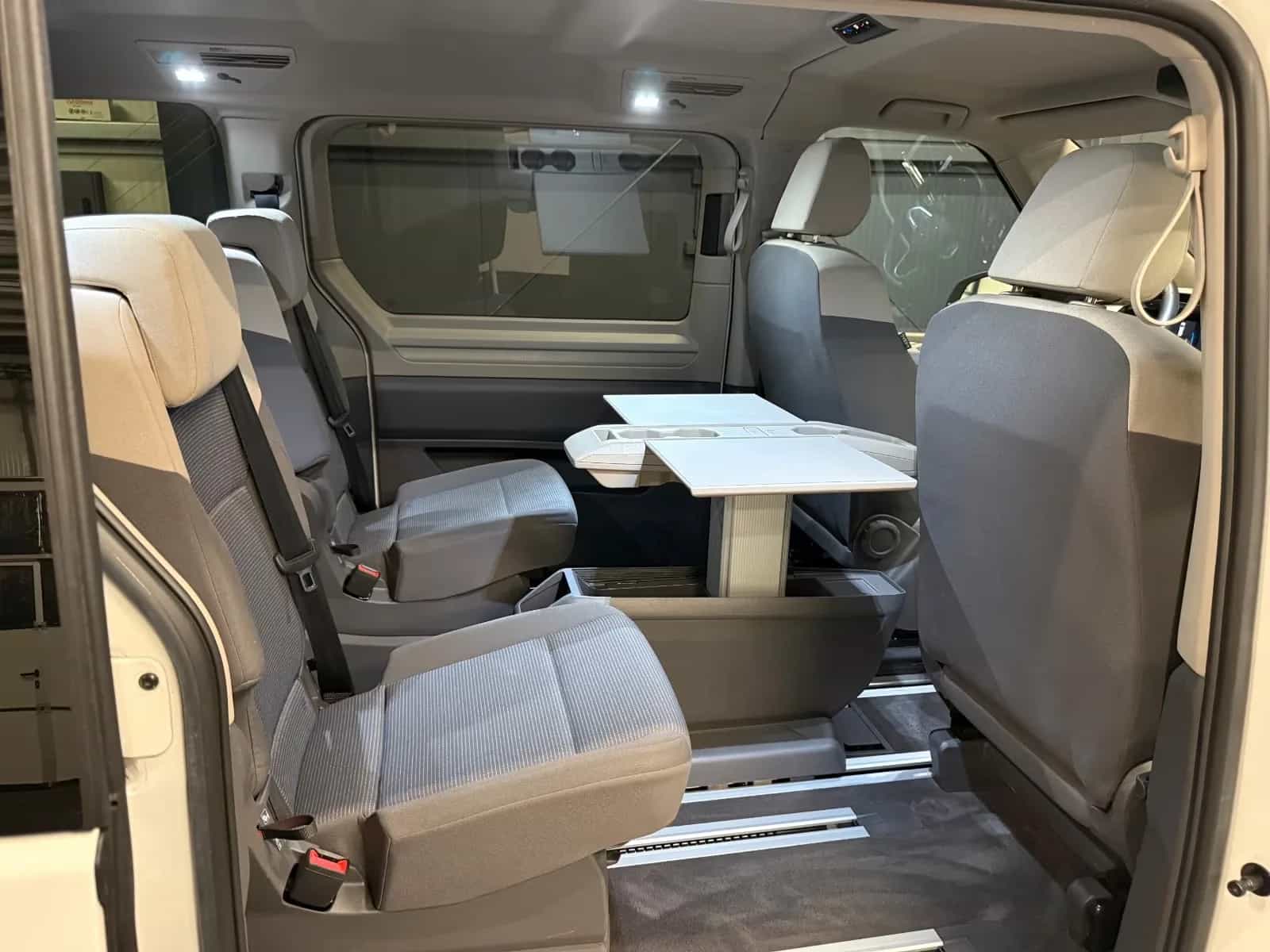 Volkswagen Transporter Multivan 11/2022-photo-10
