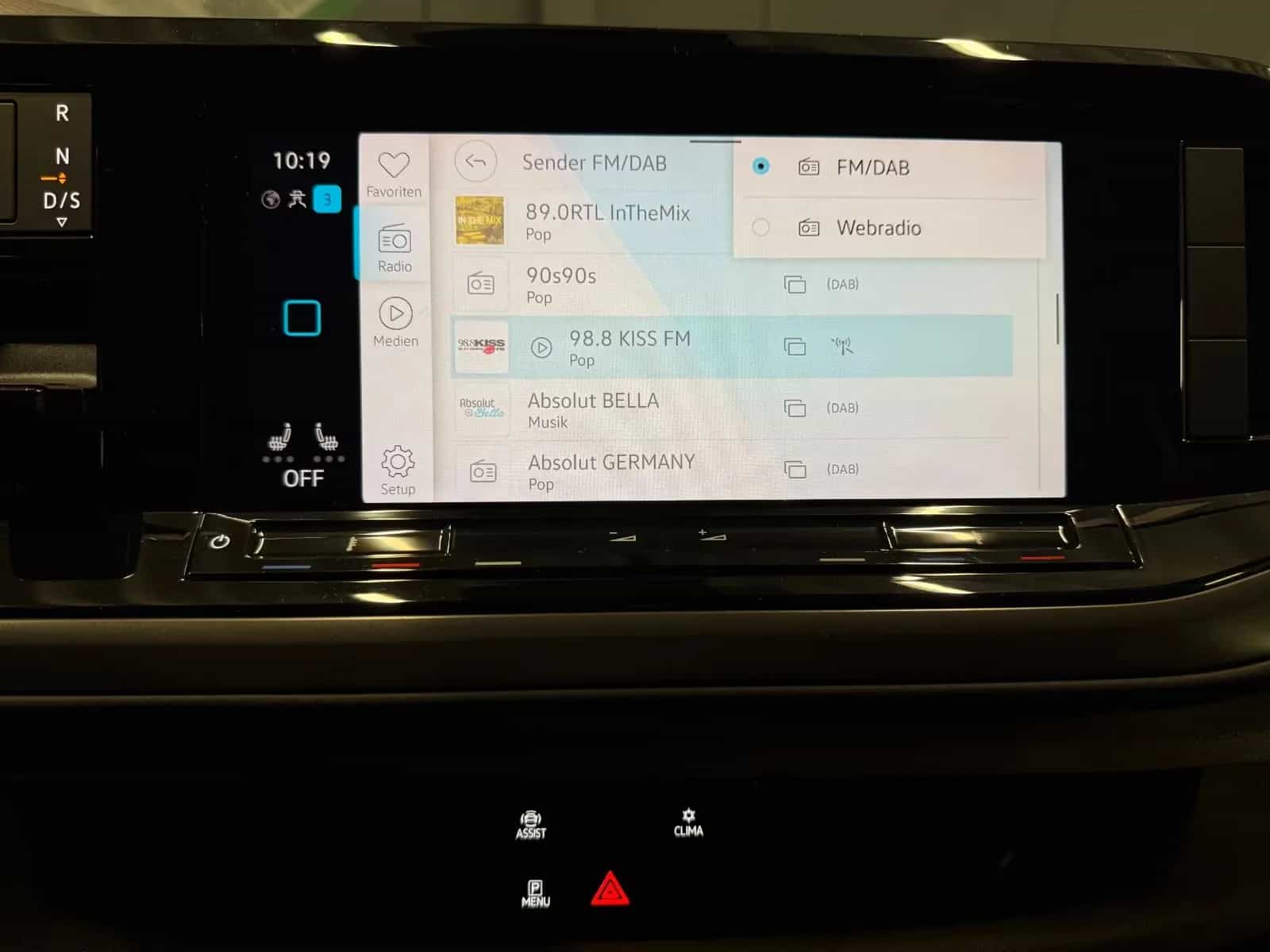 Volkswagen Transporter Multivan 11/2022-photo-17