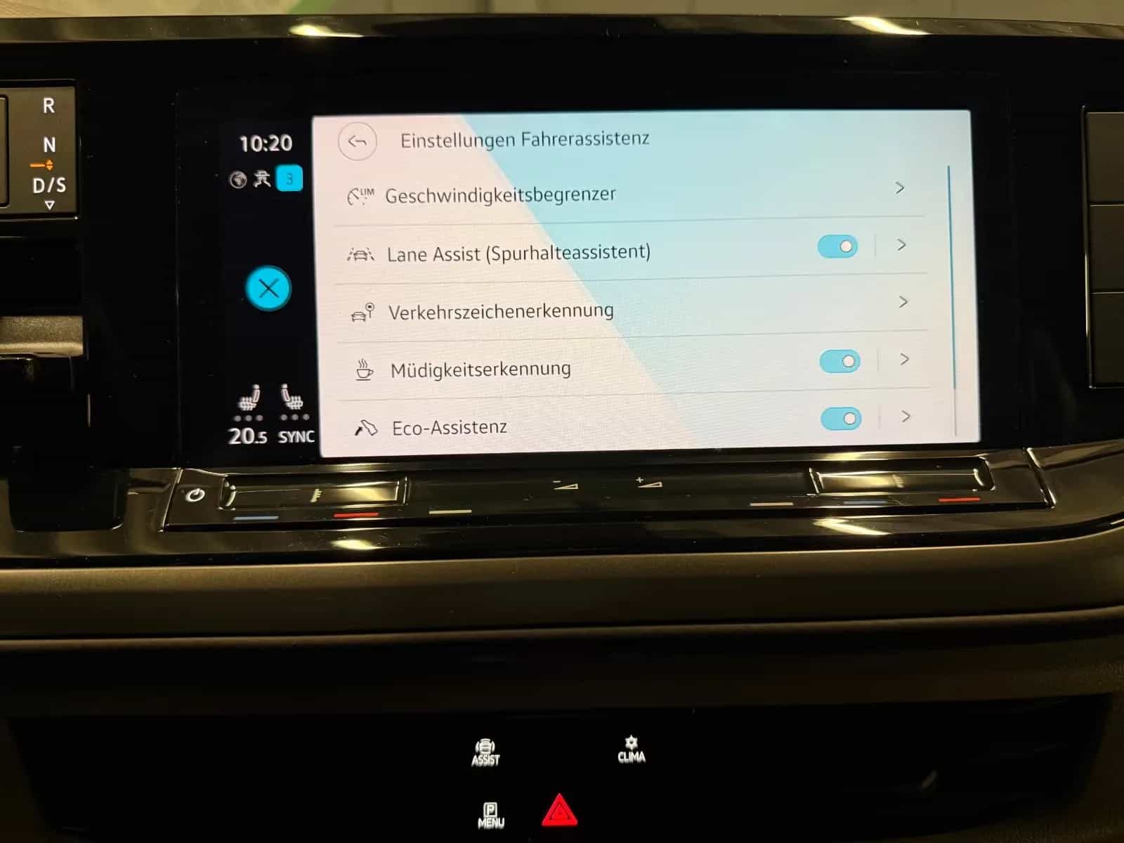 Volkswagen Transporter Multivan 11/2022-photo-21