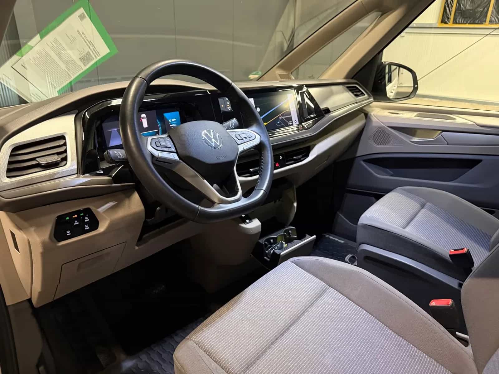 Volkswagen Transporter Multivan 11/2022-photo-24