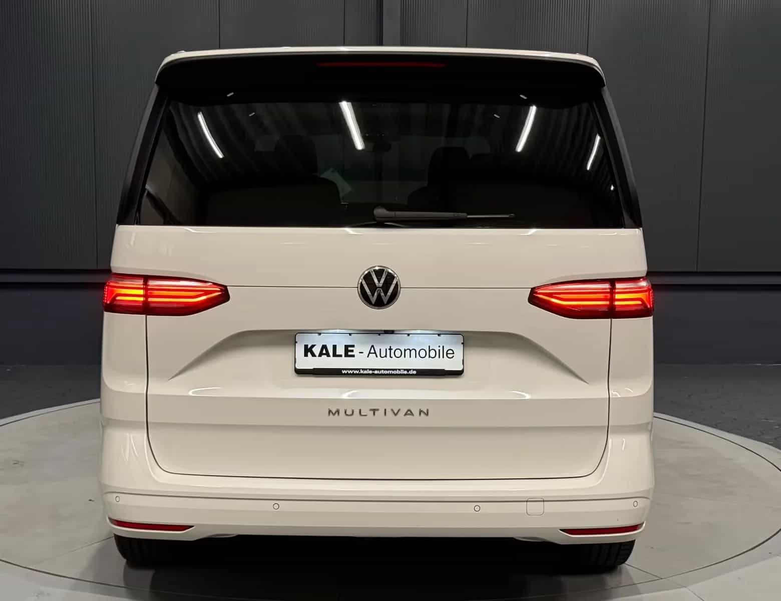 Volkswagen Transporter Multivan 11/2022-photo-3