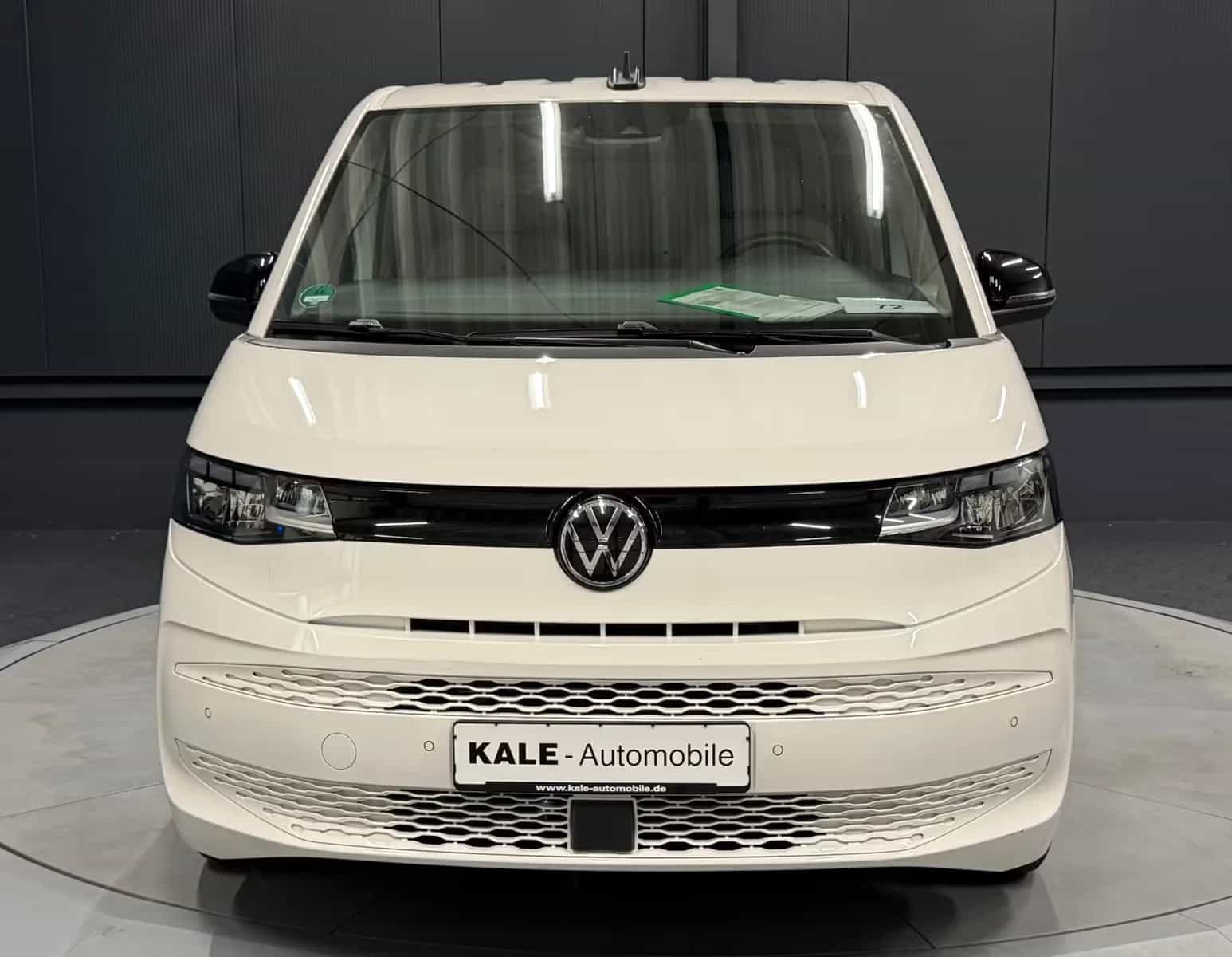 Volkswagen Transporter Multivan 11/2022-photo-9