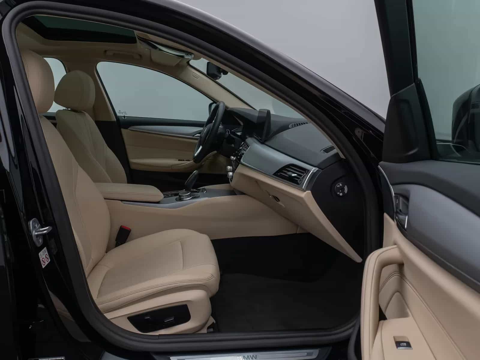 BMW 5 Series 12/2021-photo-23