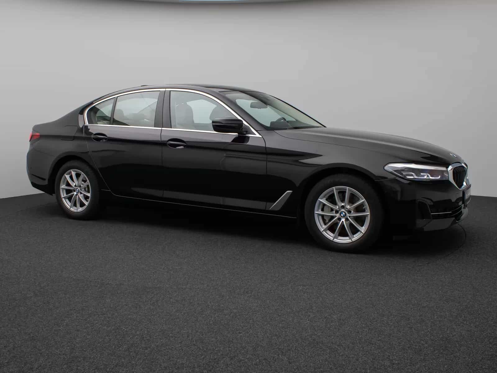 BMW 5 Series 12/2021-photo-3