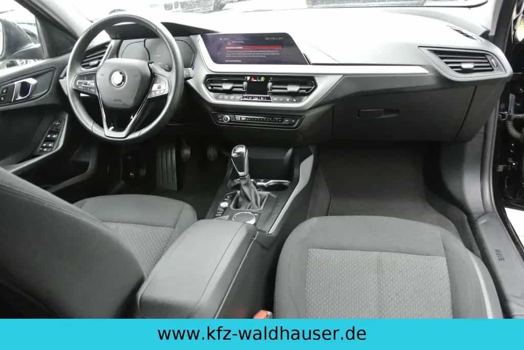 BMW 1 Series 118 i PDC Sitzheizung.... 12/2020-photo-11