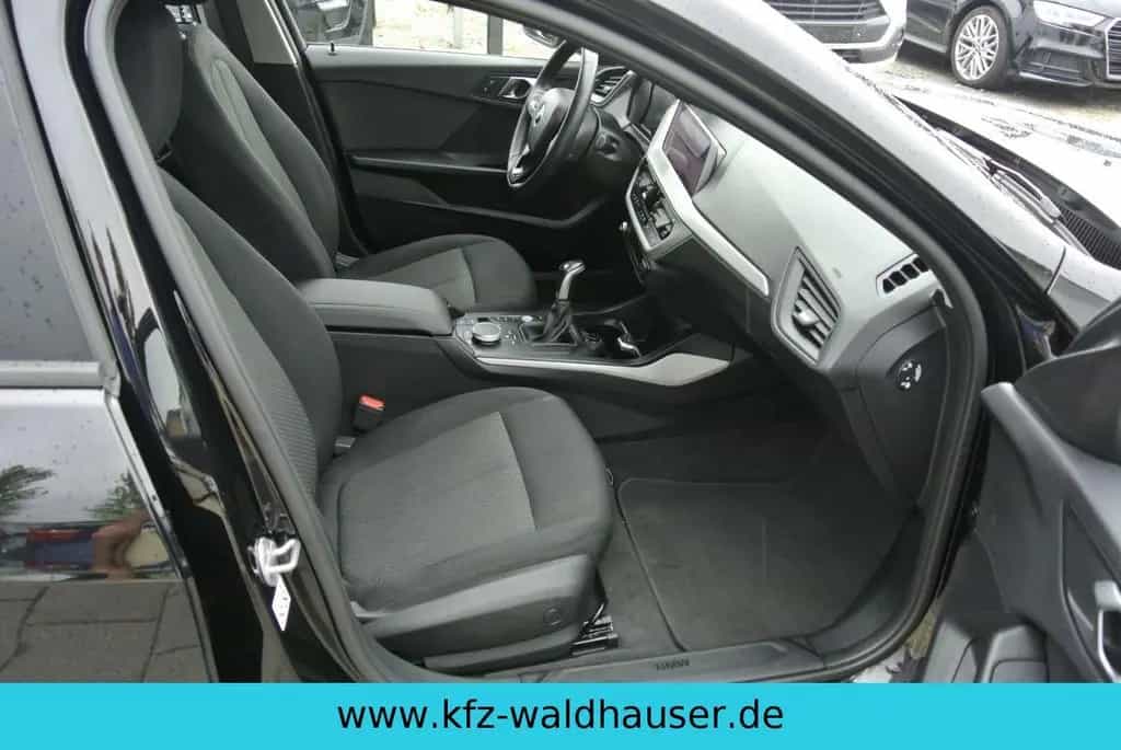 BMW 1 Series 118 i PDC Sitzheizung.... 12/2020-photo-12