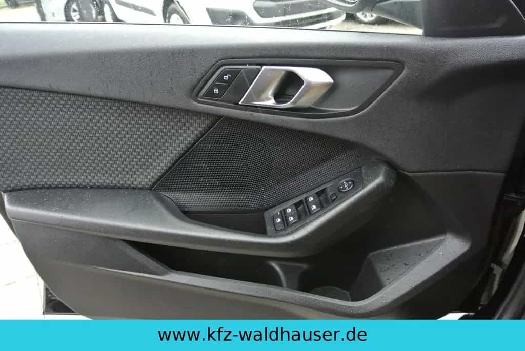 BMW 1 Series 118 i PDC Sitzheizung.... 12/2020-photo-13