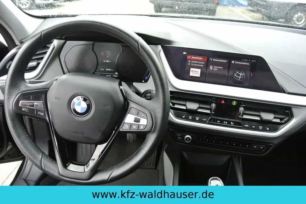 BMW 1 Series 118 i PDC Sitzheizung.... 12/2020-photo-15