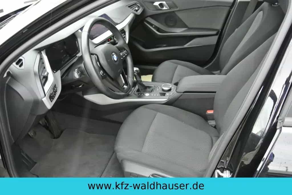BMW 1 Series 118 i PDC Sitzheizung.... 12/2020-photo-17