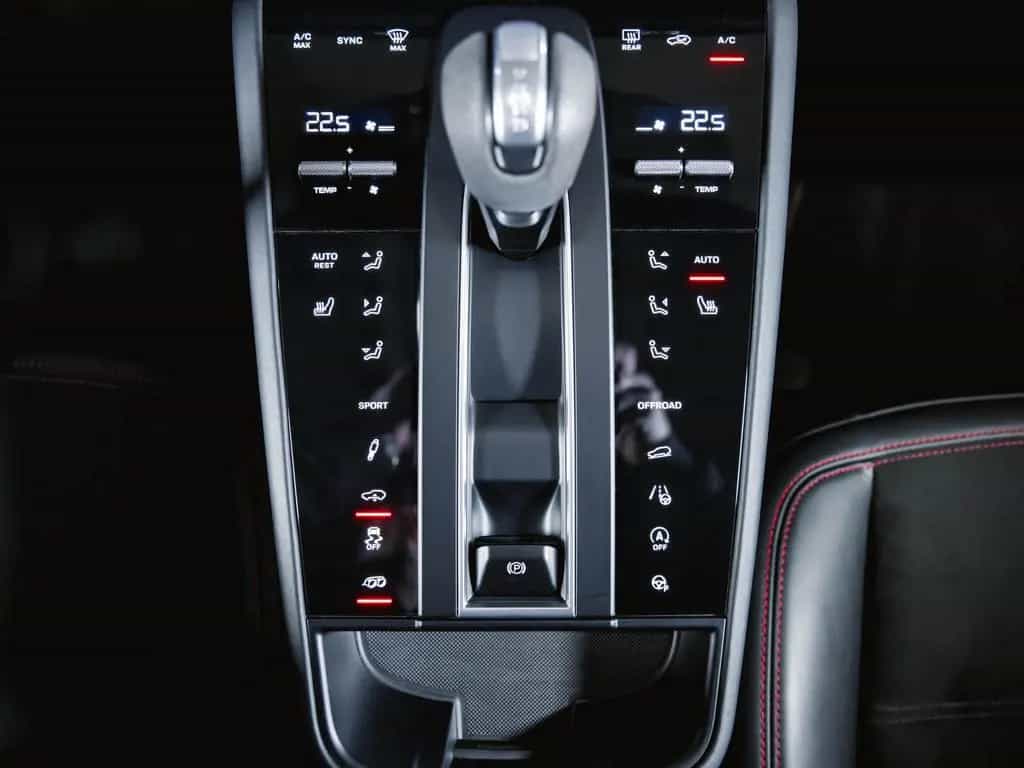 Porsche Macan GTS BOSE Servolenkung Plus 07/2022-photo-21
