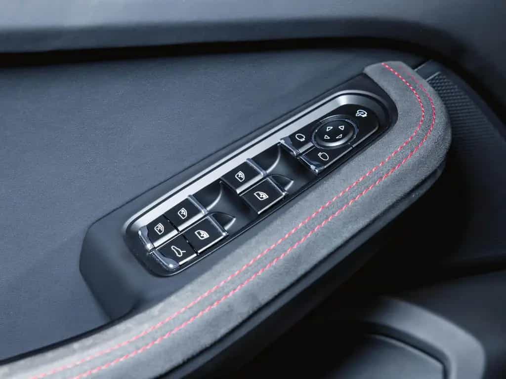 Porsche Macan GTS BOSE Servolenkung Plus 07/2022-photo-24