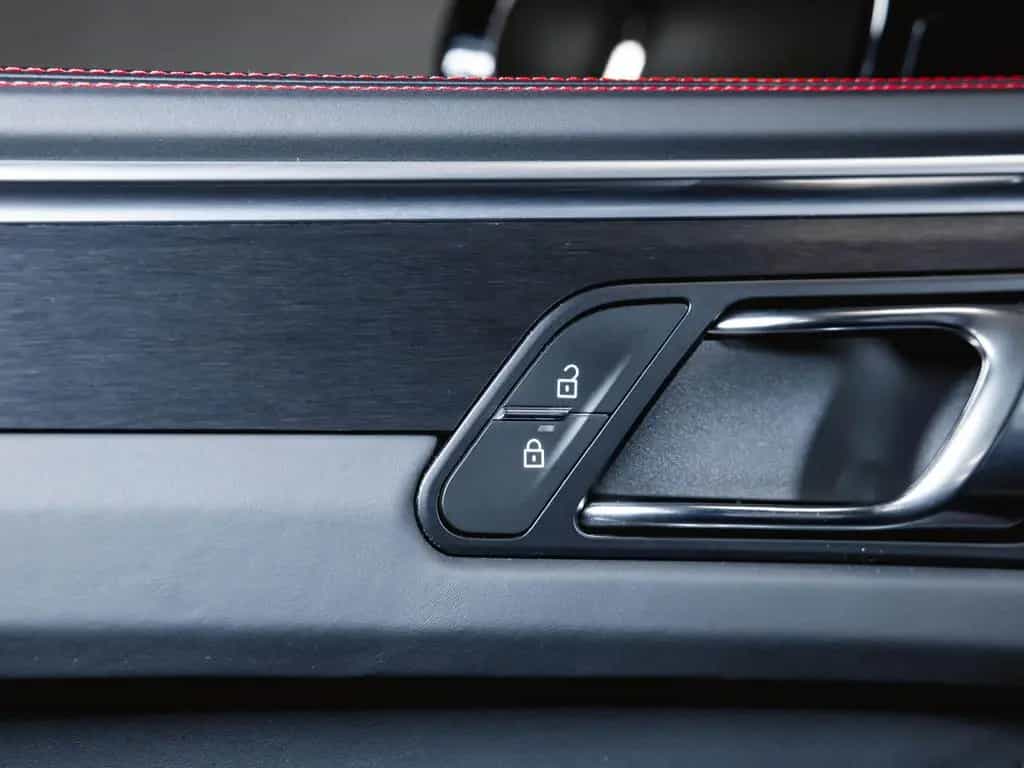 Porsche Macan GTS BOSE Servolenkung Plus 07/2022-photo-25