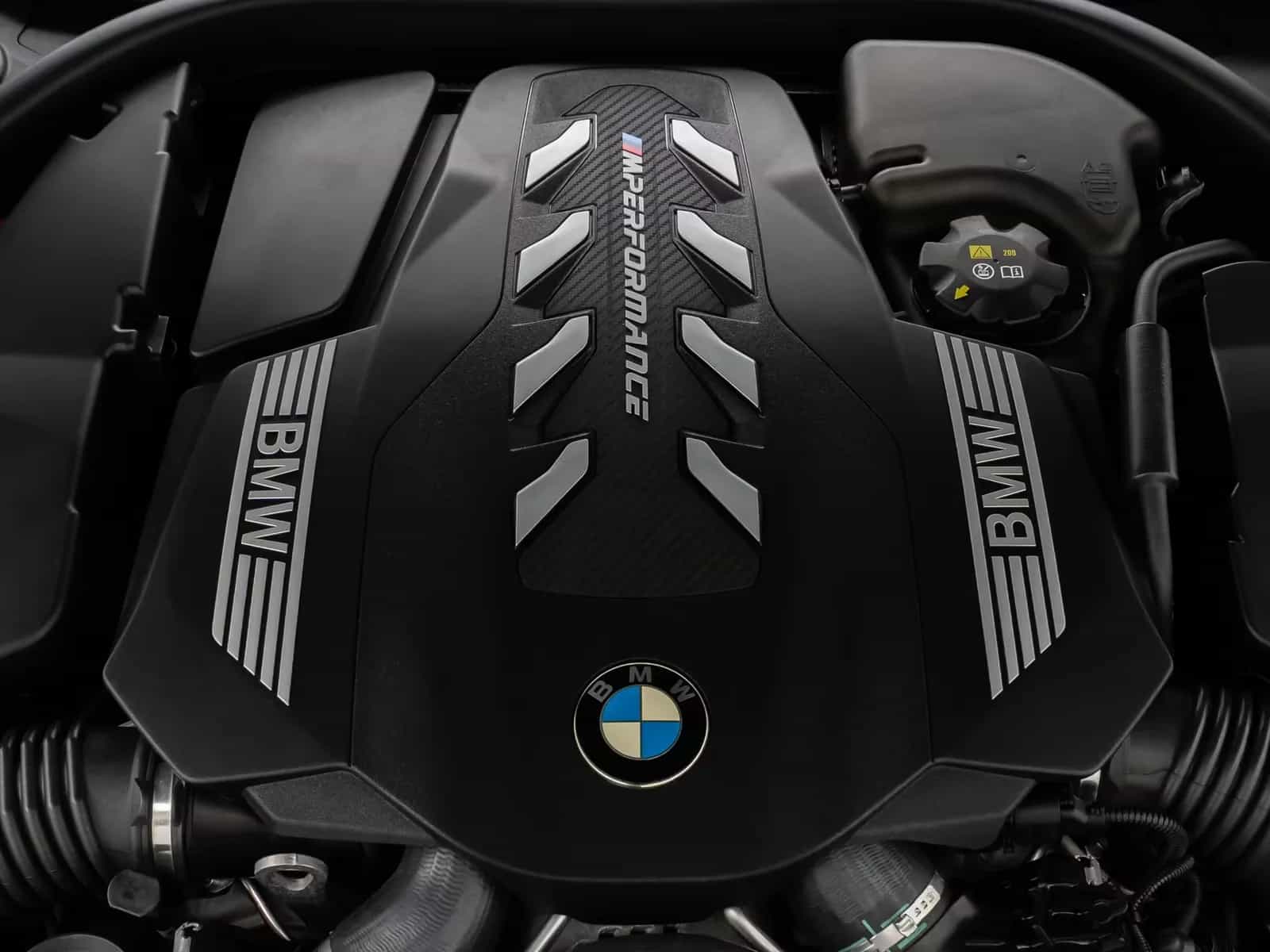 BMW M850 04/2021-photo-17