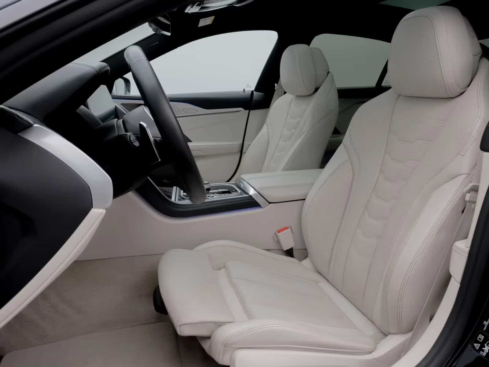 BMW M850 04/2021-photo-32