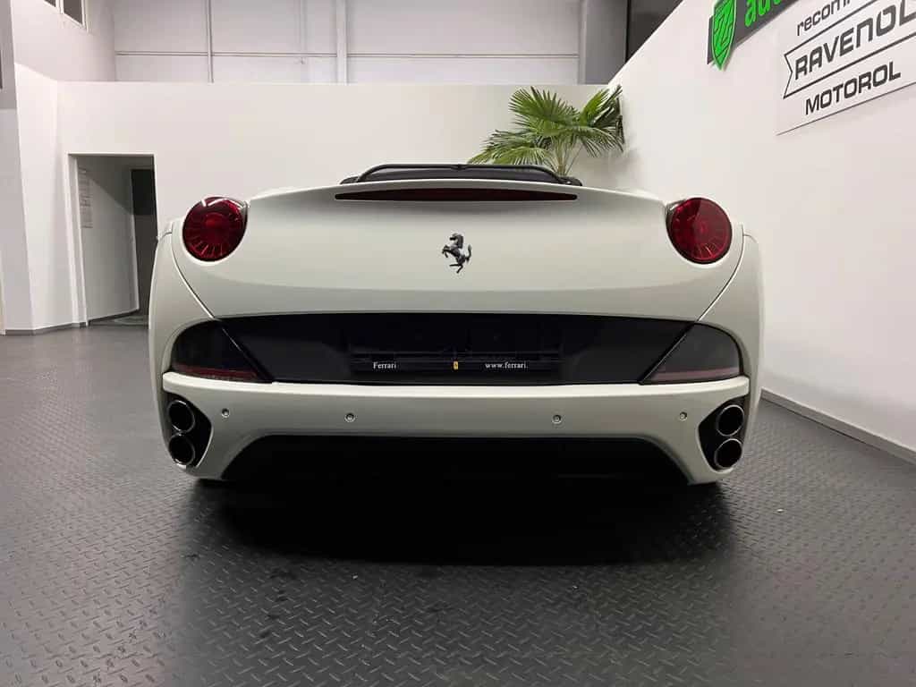 Ferrari California 4.3 V8 *KERAMIK*LEDER*NAVI*BI-XENON* 02/2012-photo-14