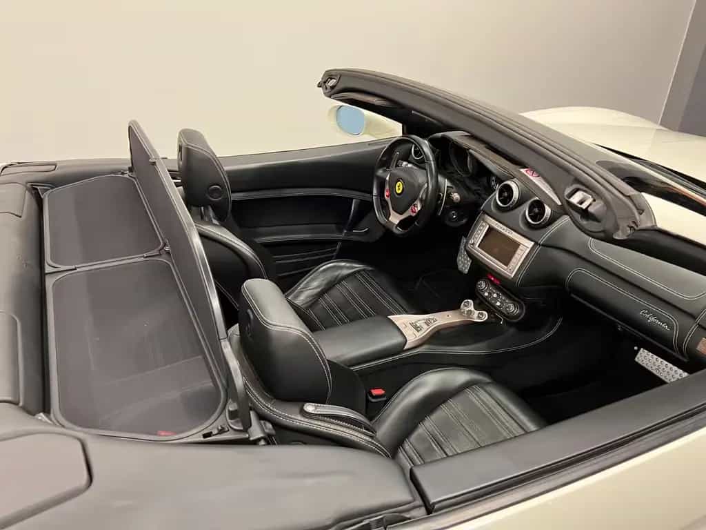 Ferrari California 4.3 V8 *KERAMIK*LEDER*NAVI*BI-XENON* 02/2012-photo-16