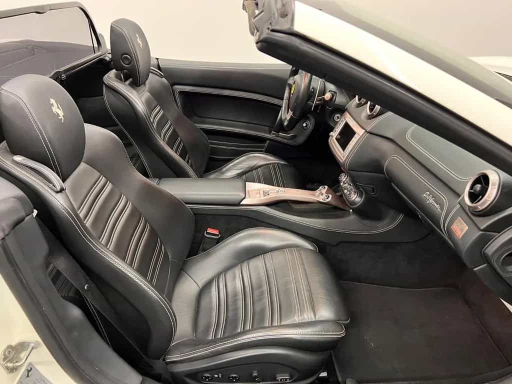 Ferrari California 4.3 V8 *KERAMIK*LEDER*NAVI*BI-XENON* 02/2012-photo-17