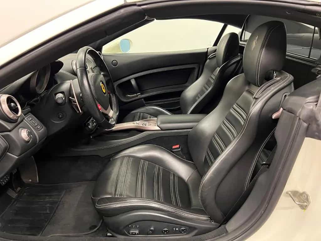 Ferrari California 4.3 V8 *KERAMIK*LEDER*NAVI*BI-XENON* 02/2012-photo-21