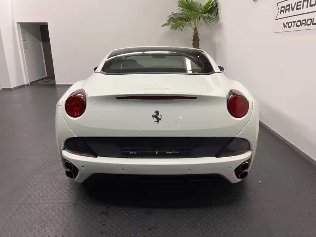 Ferrari California 4.3 V8 *KERAMIK*LEDER*NAVI*BI-XENON* 02/2012-photo-9