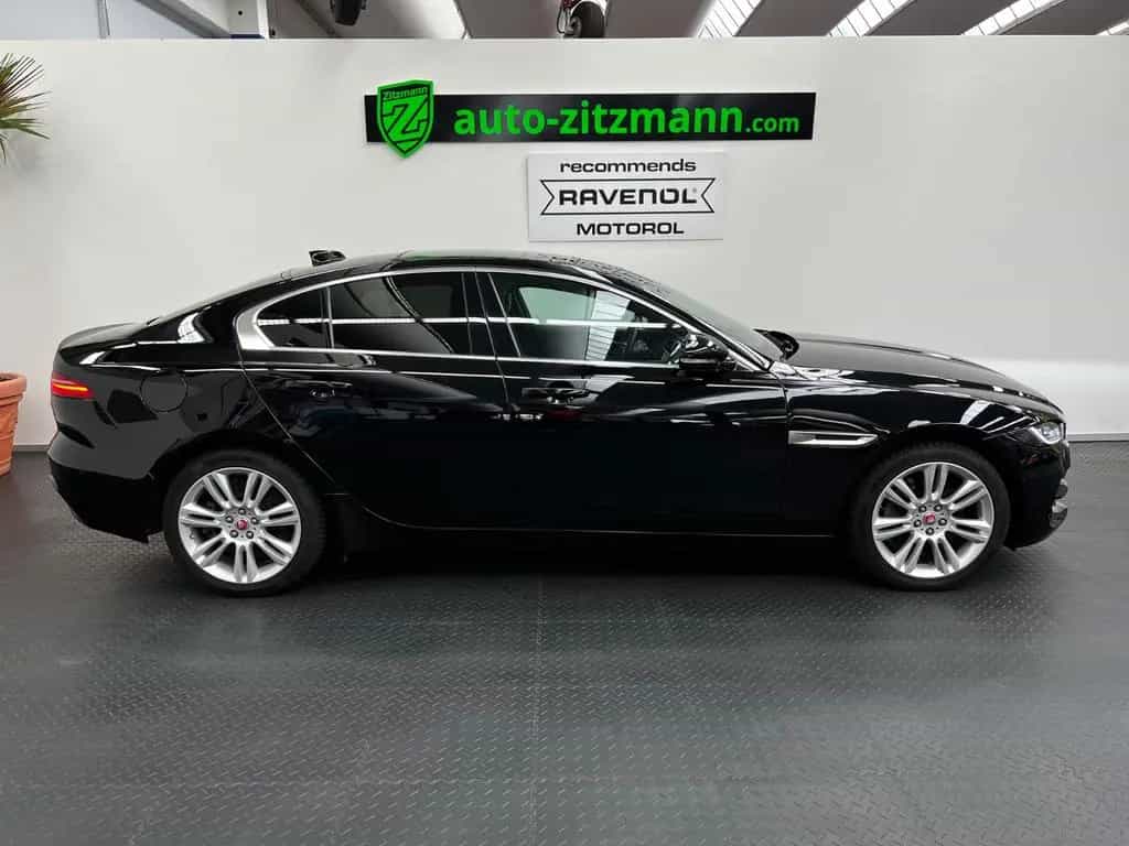 Jaguar XE S  AWD 4x4 *LEDER*PANO*LED*NAVI*ACC*360°CAM* 03/2021-photo-1