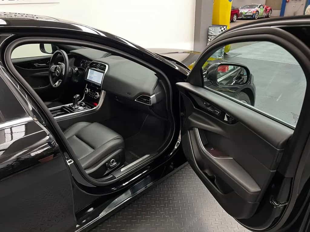 Jaguar XE S  AWD 4x4 *LEDER*PANO*LED*NAVI*ACC*360°CAM* 03/2021-photo-13