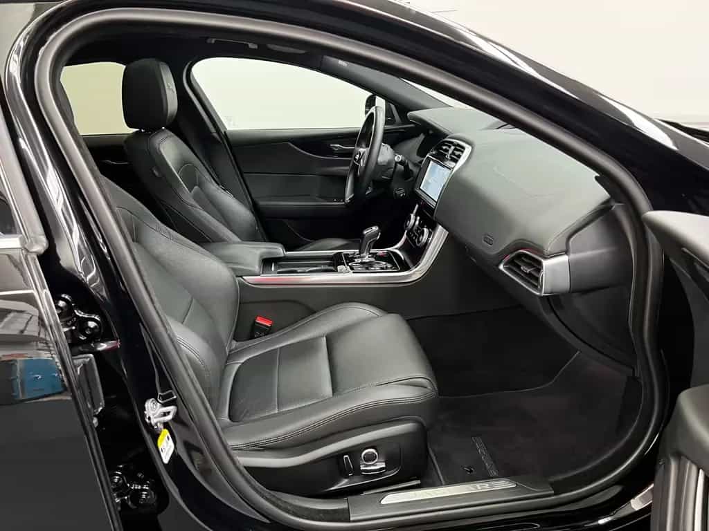 Jaguar XE S  AWD 4x4 *LEDER*PANO*LED*NAVI*ACC*360°CAM* 03/2021-photo-14