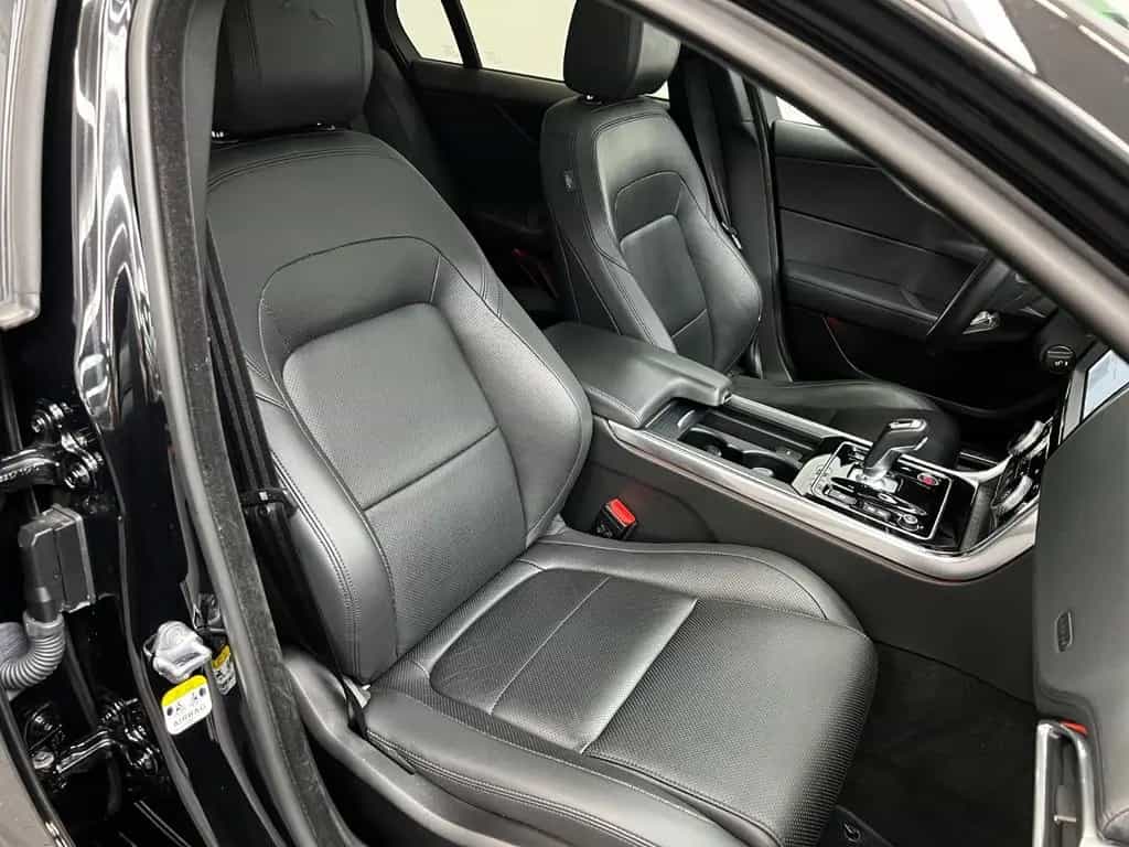 Jaguar XE S  AWD 4x4 *LEDER*PANO*LED*NAVI*ACC*360°CAM* 03/2021-photo-15
