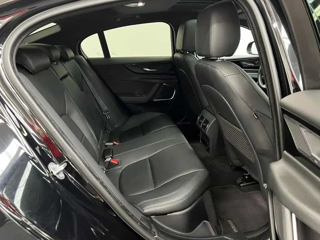 Jaguar XE S  AWD 4x4 *LEDER*PANO*LED*NAVI*ACC*360°CAM* 03/2021-photo-17